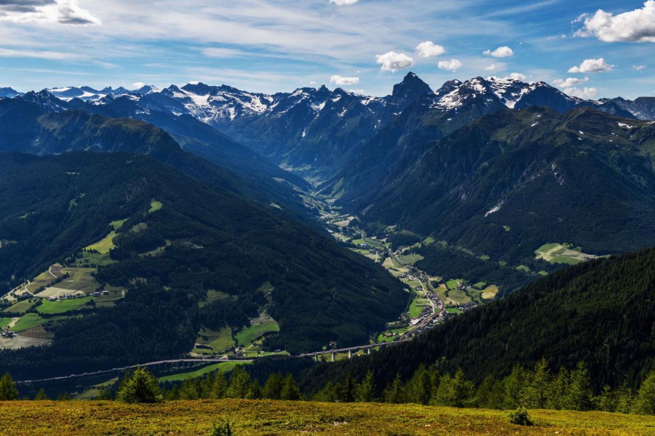 Pension Alpenhof B&B Colle Isarco Bagian luar foto
