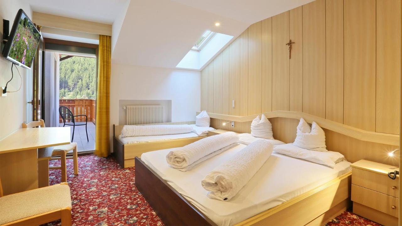 Pension Alpenhof B&B Colle Isarco Bagian luar foto