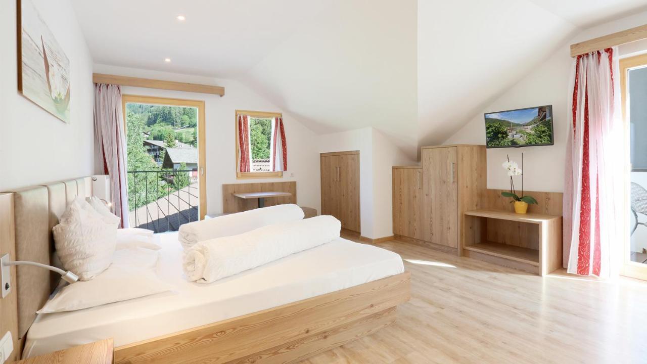 Pension Alpenhof B&B Colle Isarco Bagian luar foto