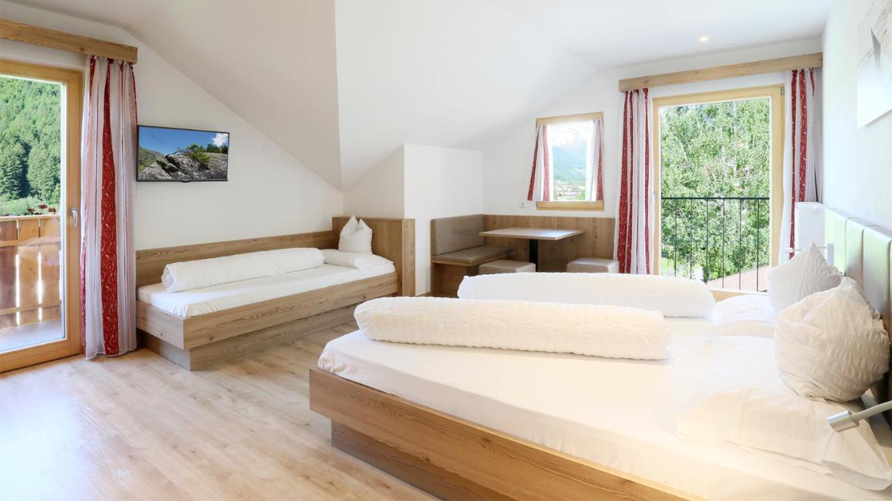 Pension Alpenhof B&B Colle Isarco Bagian luar foto