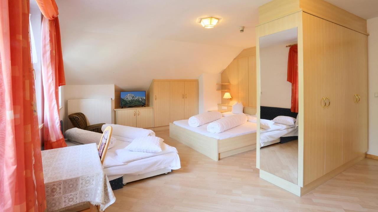 Pension Alpenhof B&B Colle Isarco Bagian luar foto