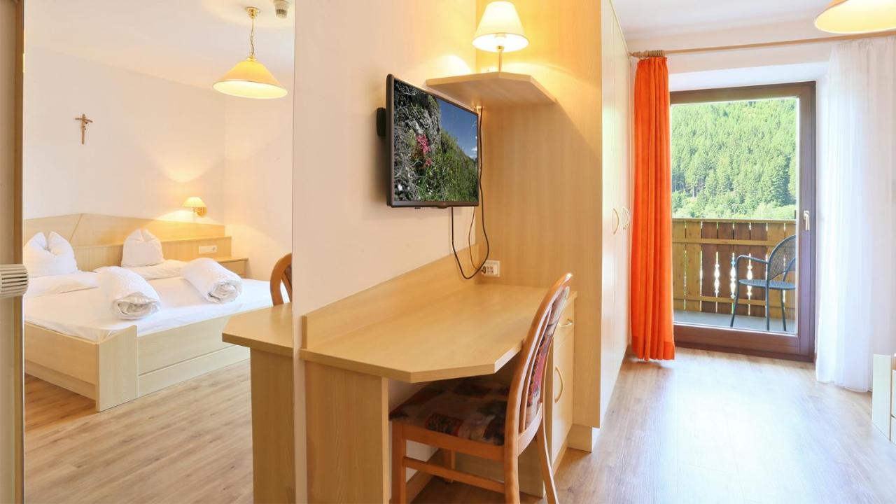 Pension Alpenhof B&B Colle Isarco Bagian luar foto