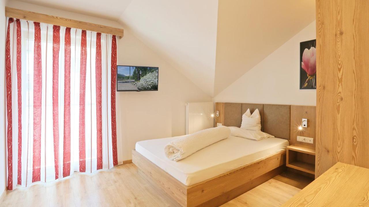 Pension Alpenhof B&B Colle Isarco Bagian luar foto