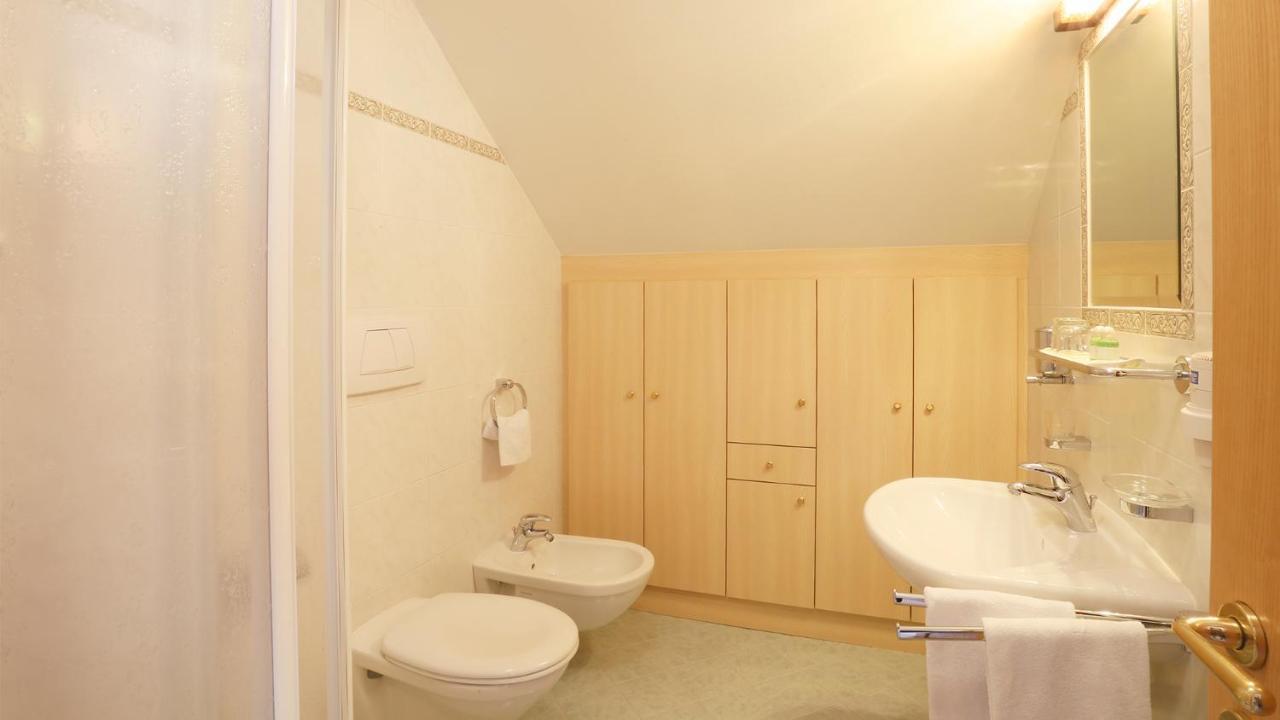 Pension Alpenhof B&B Colle Isarco Bagian luar foto