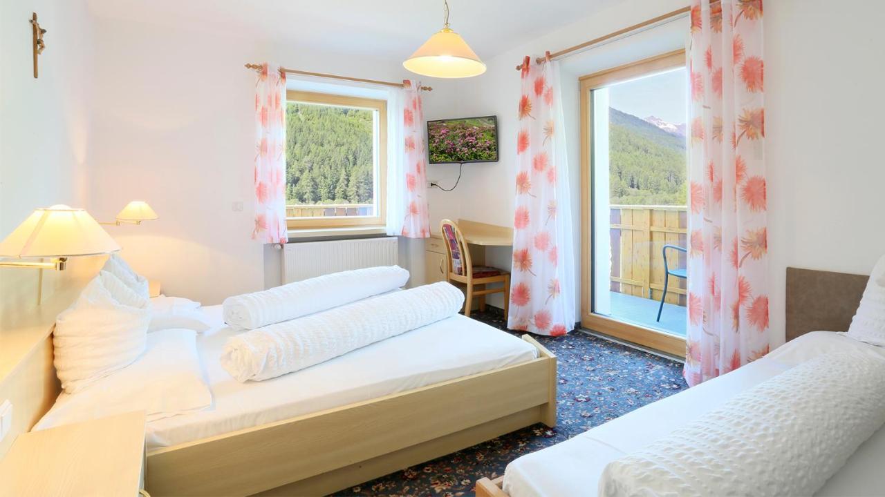 Pension Alpenhof B&B Colle Isarco Bagian luar foto